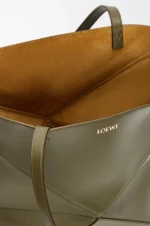 Medium Puzzle Fold tote in shiny calfskin - Image 7