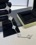 [Eternal Jewelry]CLOVER SILVER 5 MOTIFS BRACELET - Image 2